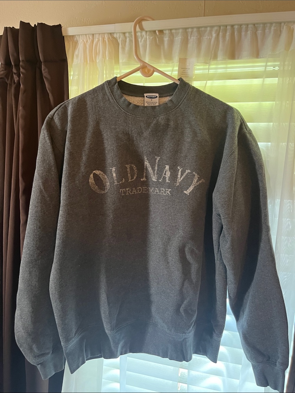 Old Navy Men's Crewneck Sweatshirt in Charcoal
